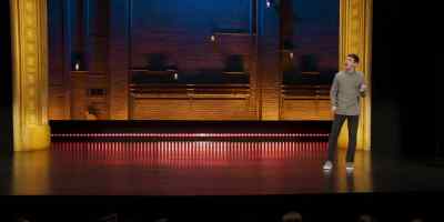 ...the gorilla
that Robin Williams - Alex Edelman: Just for Us