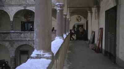 The government could give me
no material help beyond the building, - Isadora