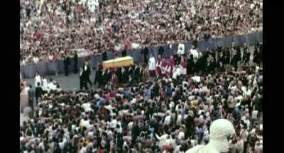The great and the humble
come to pay their respects - Murder of God's Banker