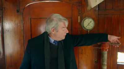 The guard can lift
that in an emergency - Great Rail Restorations with Peter Snow