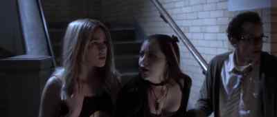 - The gun.
- Isn't that... - Detention of the Dead