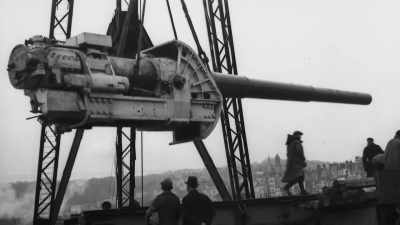 The gun itself
is 51.8 feet long - Secret Nazi Ruins