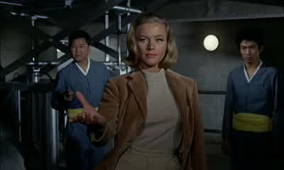The gun. - Goldfinger