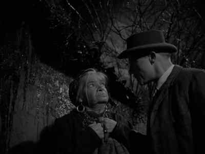 - The Gypsy woman.
- What are you doing here? - Frankenstein Meets the Wolf Man