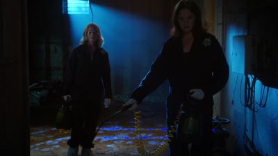 The hall dead-ends. - CSI: Crime Scene Investigation