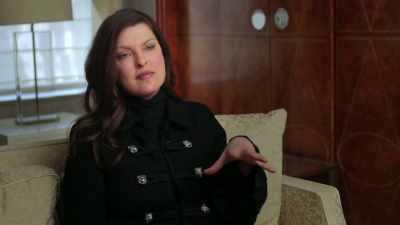 The hand,
that humongous hand - Larger than Life: The Kevyn Aucoin Story