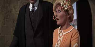 The headmaster's a darling.
His wife's a bitch. - Goodbye, Mr  Chips