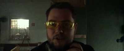The headphones and glasses
are necessary for shooting. - The Hater