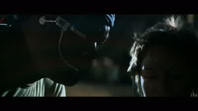 The hell's the matter with that box? - Alien