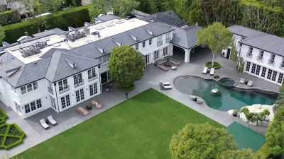 The high fences allow
celebrities to hide from - Diddy: Monster's Fall