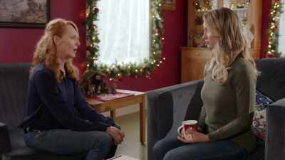 - The holidays?
- Yeah, they remind him of Kara. - Jingle Bell Princess