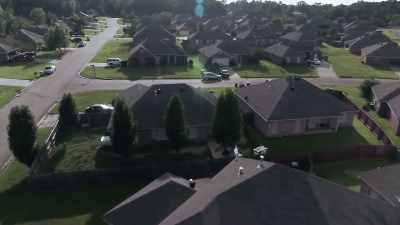 The home that Keyon and Avis bought was a three-bedroom, - The Killer Truth