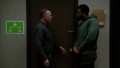 The hospital just called. - Chicago P.D.