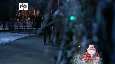 The house has a mind off its own Ah unlike someone I know - Home Alone: The Holiday Heist
