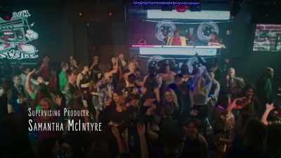 ["The Humpty Dance" playing] - Zoey's Extraordinary Playlist