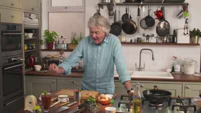 The ingredients are
a bell pepper, already chopped, - James May: Oh Cook!