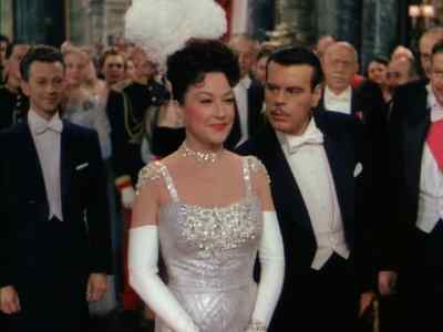 - The interview is over, madam.
- Oh. - Call Me Madam