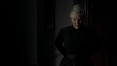 The intruders are leaving - The Others
