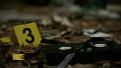 The investigators
find security footage - History's Greatest Heists with Pierce Brosnan