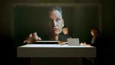 -: The James Bond villain cannot help telling James Bond - Inside the Mind of a Con Artist