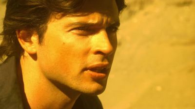 The Kryptonian symbols
that we saw at watchtower... - Smallville
