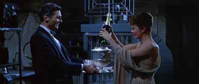 - The label's perfect!
- Of course! - The Fly