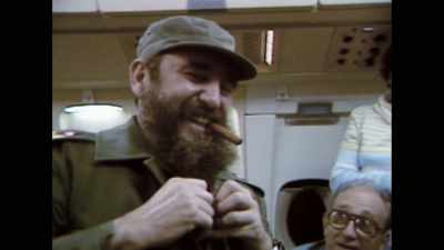 The landing gear is coming down - Cuba and the Cameraman