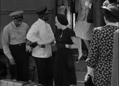 - The large one with the stripes, please.
- Yes, ma'am. - The Postman Always Rings Twice