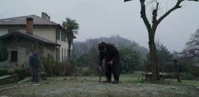 The last man who came in here. - Architecton