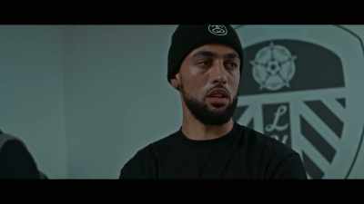 The lateral ligament,
I've just torn it a bit, - Take Us Home: Leeds United