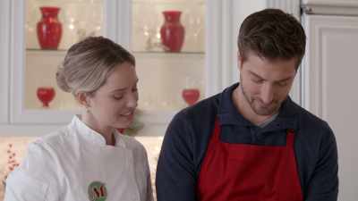 - The left goes over the middle.
- Mm-hmm. - Catering Christmas
