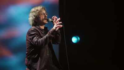 The lights on me
started wavering. - Marc Maron: From Bleak to Dark