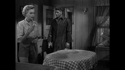 The liquor's there, Sergeant.
In the cabinet. - From Here to Eternity