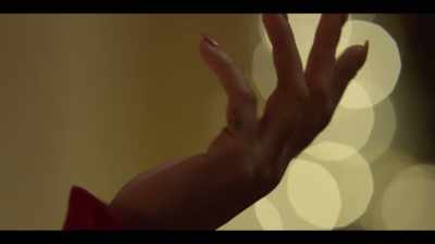 The little tattoo on your pinkie… - The Princess Switch: Switched Again