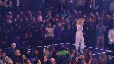 # The Loco-motion - An Audience With Kylie