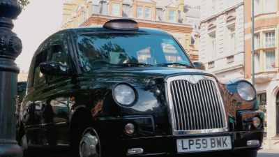 The london taxi doesn't look - Searching for Secrets