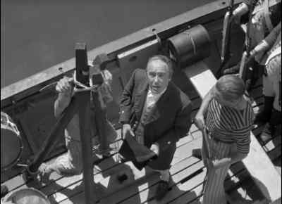 -The man is dead, sir.
-Dead? - Mutiny on the Bounty