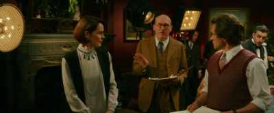 The microphone
must not pick up any noise - Downton Abbey: A New Era