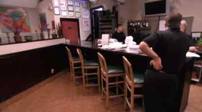 The Mixing Bowl's business
is dwindling, - Kitchen Nightmares