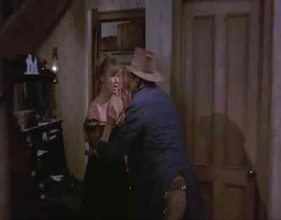- The money!
- They're coming, Buck! - Buck and the Preacher