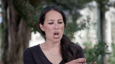 The Morrisons love
that traditional style, - Fixer Upper: Behind the Design