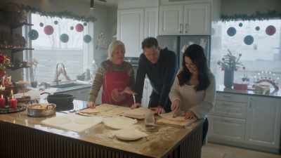 The most important thing
about making leaf bread - The Christmas Quest