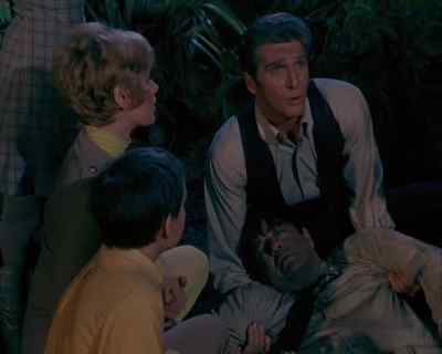 The mousehole.
Quick.
This is horrible! - Land of the Giants