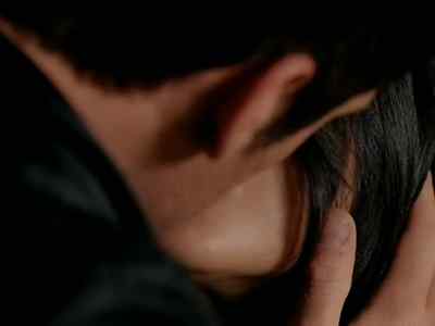 The nearest ocean
is 1,756 miles from here. - The Pretender