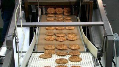THE NEEDLES RETRACT, - How It's Made