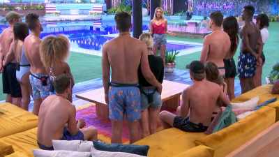 THE NEXT COUPLE STAYING IS
KATRINA AND WESTON. - Love Island