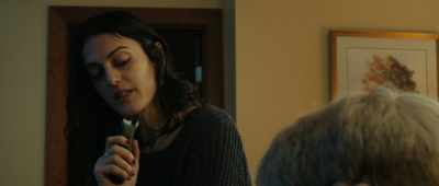 The night manager phones
the local authorities, - Night at the Eagle Inn