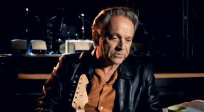 | had The Nightcaps and
Freddy King, you couldn't, uh-- - Jimmie & Stevie Ray Vaughan: Brothers in Blues