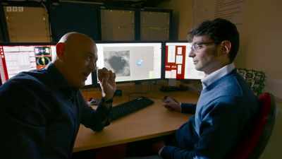 The notion that we're looking at
an individual atom here... - Secrets of Size: Atoms to Supergalaxies
