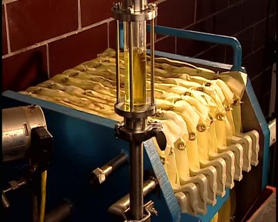 THE OIL RUNS THROUGH THE FILTERS - How It's Made